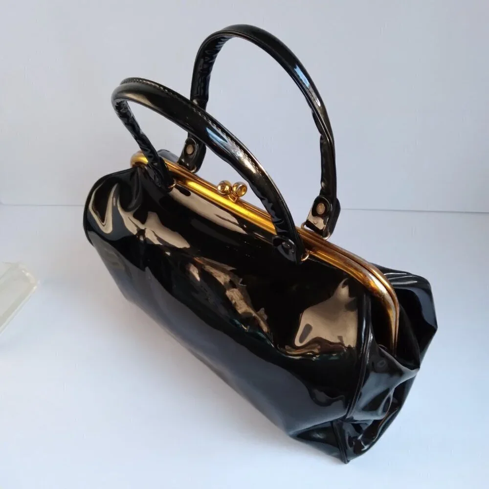 Vintage Black Sturdy Shiny Roomy Patent Gold Kiss Clasp Envelope Satchel Bag